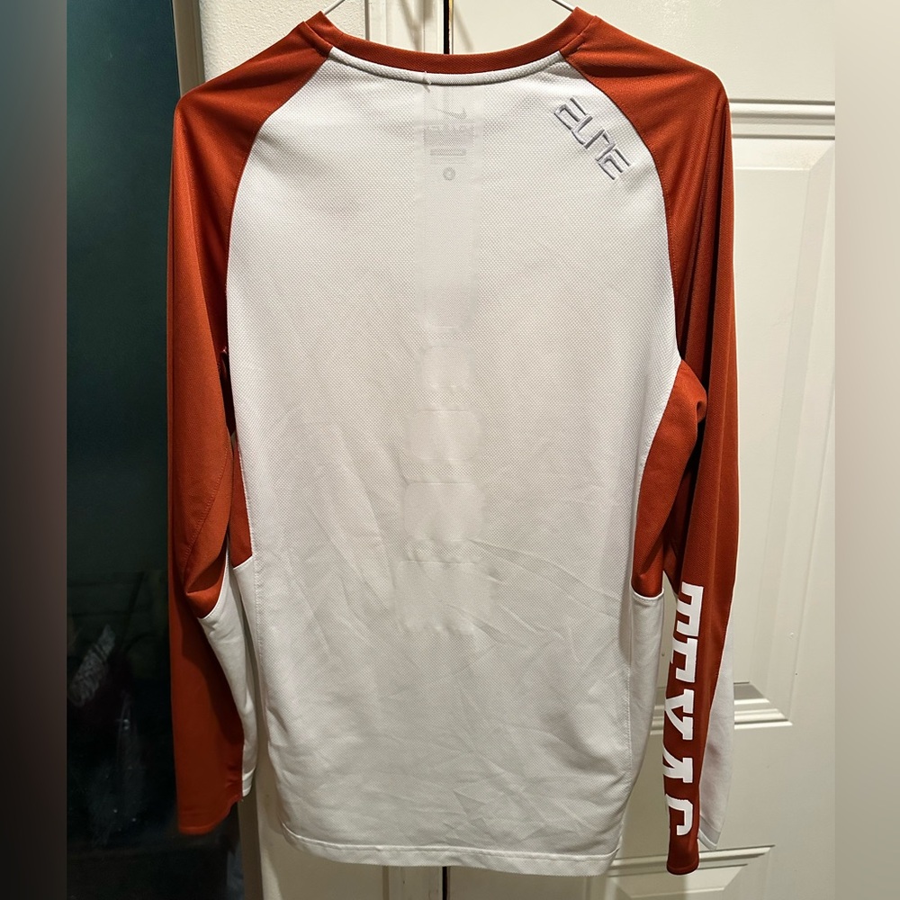 Nike Elite Texas Longhorns Dri-FIT Long Sleeve On-Court Basketball Warm-up Shirt - Picture 2 of 9
